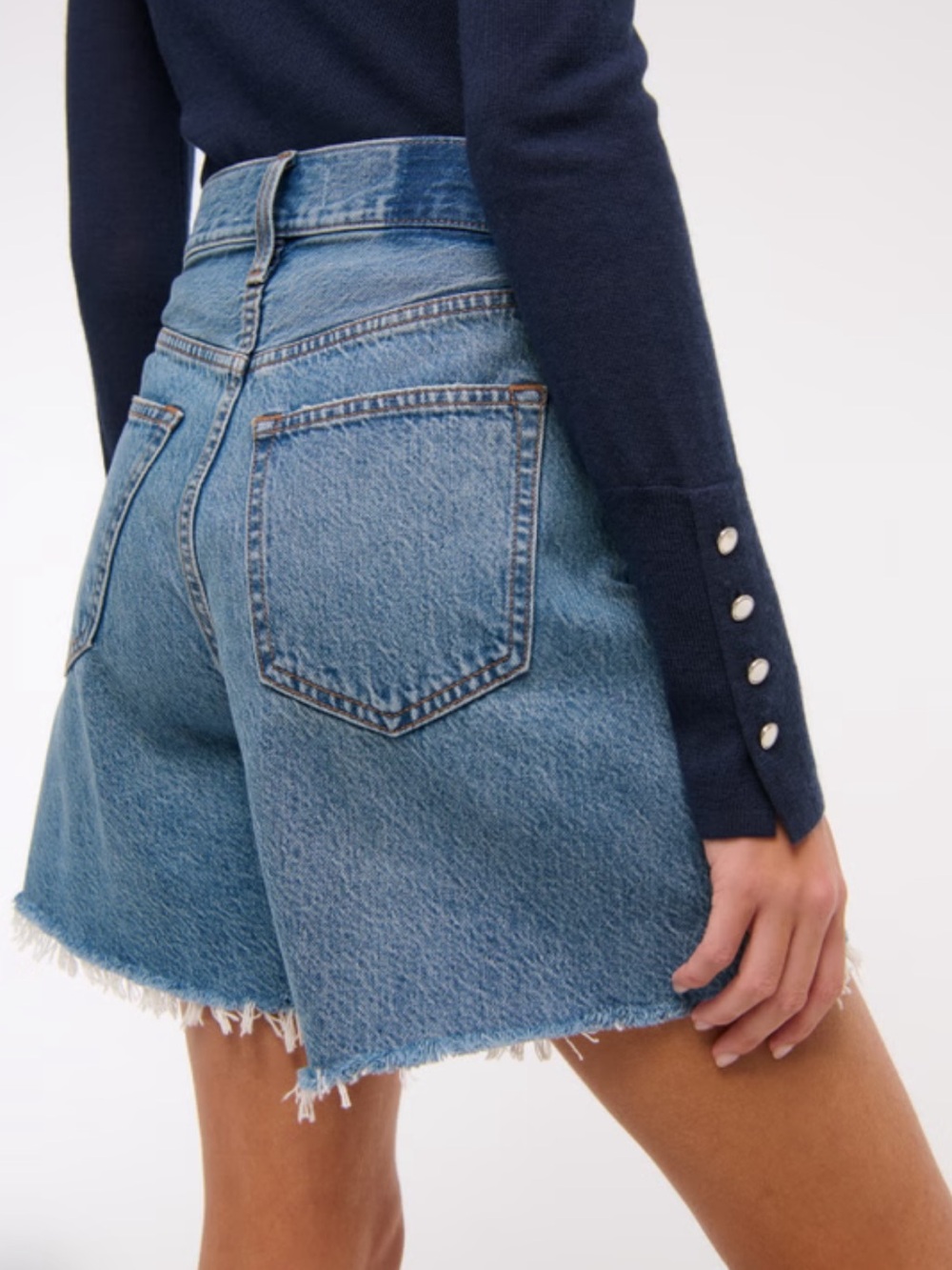 Abercrombie & Fitch High-Waist Frayed loose Hem Denim Shorts - Picture 9 of 9